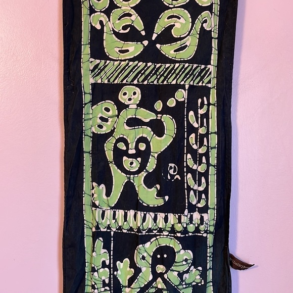 Caribelle Batik Wall hanging Wood Wire hanger Monkey Batik Print - Picture 3 of 14